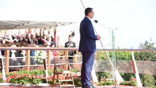 Mateusz Morawiecki: Ludzie pracy, ludzie Solidarności, niesiecie nadzieję i wolność już od wielu dekad