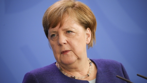 Kuźmiuk: Angela Merkel i Emmanuel Macron jednak ostentacyjnie wyszli przed szereg