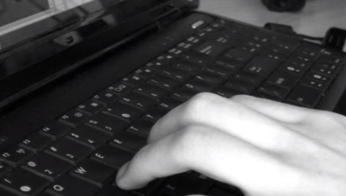 Komisja Europejska chce walczyć z fake newsami. Co to oznacza?