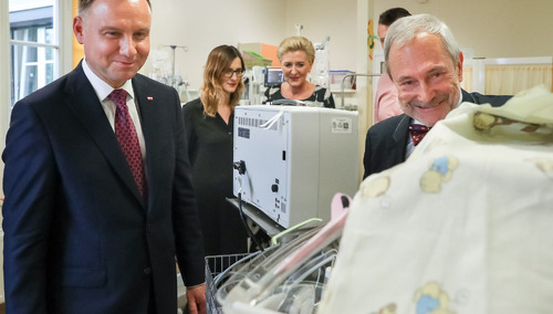Para Prezydencka odwiedziła sześcioraczki w Szpitalu Uniwersyteckim w Krakowie