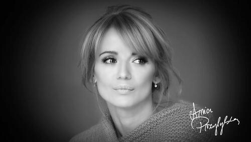 Mama Anny Przybylskiej apeluje o pomoc dla hospicjów