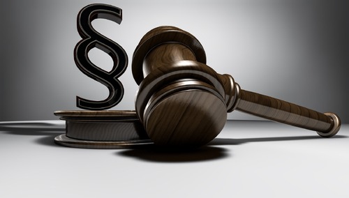 Axel Springer w opałach? Adwokat partnerki i córki ułaskawionego przez PAD składa pozew o 1 mln zł