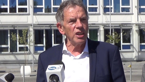 Aż trudno w to uwierzyć. Rosati Karczewskiemu zarzuca pazerność, a PiS-owi wytyka... Piotrowicza