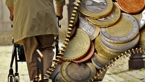 Rafał Górski dla "TS":  PiS i PO popierają umowę, która służy interesom korporacji kosztem zwykłych ludzi