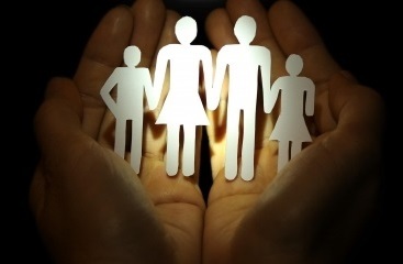 Odpowiedź na tzw. "Kartę LGBT". Już kilkanaście samorządów podpisało Kartę Praw Rodzin