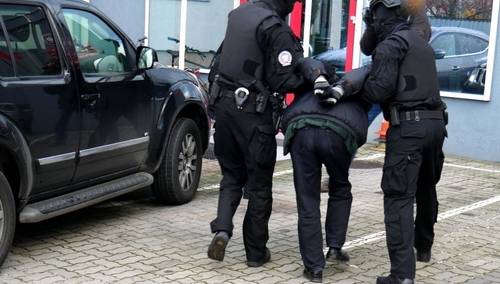 9 zatrzymanych, 30 podmiotów, faktury na 20 mln zł, 60 funkcjonariuszy w akcji. Brawurowa akcja CBA