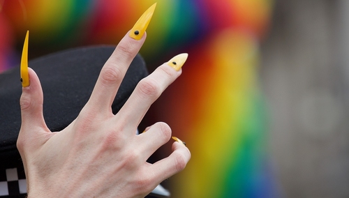 "Jeden stosunek seksualny nie wystarczy aby być gejem". Skandaliczne treści na obozie dla dzieci?