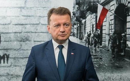 M. Błaszczak: Dźwięk syren i niemy salut Polaków, to symbol naszego szacunku dla bohaterów