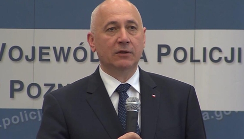 Internauta zwrócił się do min. Brudzińskiego ws. hejtu po śmierci J. Szczypińskiej. Minister ostro