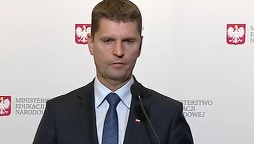 [video] Szef MEN do dziennikarza TVN: "Czy Pan wychodzi na ulicę i opowiada jak wygląda Pańskie pożycie?"