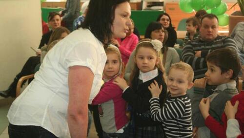 Zarobki polskich nauczycieli. Raport KE