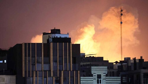 Kłęby dymu nad Teheranem