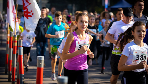 Sportowa rywalizacja na ulicach Nowej Huty