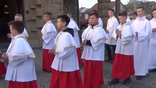 [Wideo] Zobacz jak w całej Polsce wyglądały msze rezurekcyjne