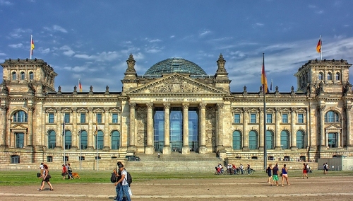 Exit poll wyborów europejskich w Niemczech. Wygrywa koalicja CDU/CSU