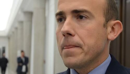 [Wideo] Budka podpowiada Kidawie-Błońskiej na konferencji prasowej: "Powiedz, że..."