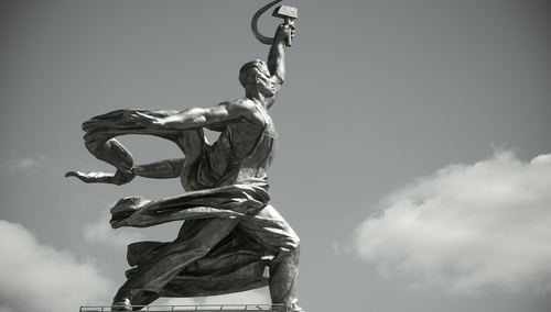 Jerzy Bukowski: Co zrobić z sowieckimi pomnikami?