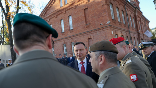 Dobre informacje dla armii: Rozszerzenie statusu weterana, podwyżki dla żołnierzy