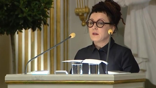 Dziennikarka "Wprost" o przemówieniu Olgi Tokarczuk: "Było jak w świątyni. Ona była boginią"