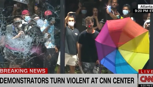 [video] "To jakby KOD zaatakował TVN". Radykalne lewackie bojówki... zaatakowały siedzibę CNN w Atlancie
