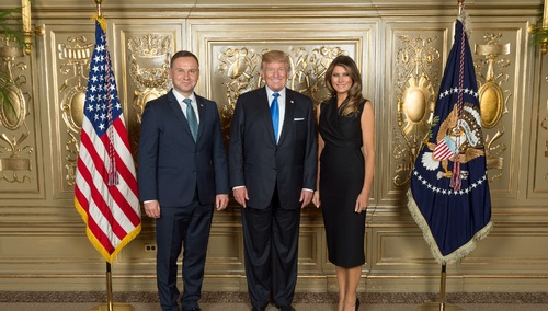 Official White House Photo by Andrea Hanks