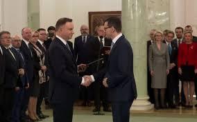 Sondaż: Polacy coraz bardziej zadowoleni z prezydenta i premiera
