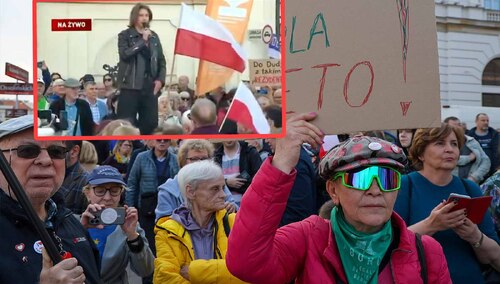 Uczestnicy demonstracji pod Pałacem Prezydenckim