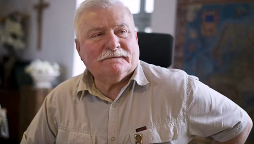 Prokuratura wszczyna śledztwo ws. ujawnienia tajnych dokumentów przez Lecha Wałęsę