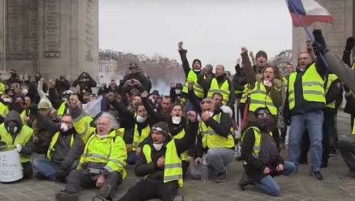 Dawid Wildstein: Francuzi rozważają wprowadzenie stanu wojennego. Macron wezwie Kozlowską?