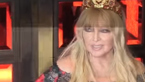 Adrian Wachowiak: Zabetonowani celebryci – postkomuna wiecznie żywa