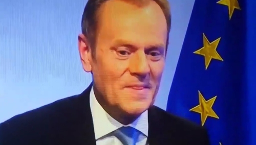 Tusk po haniebnym ataku "protestujących" na Magdalenę Ogórek: "Wszyscy powinniśmy protestować"
