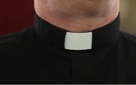 Groźby pod adresem ks. Chyły: "Je..na katolicka kanalio. Obyś zdychał w bólu. Wym....jemy wszystkich"