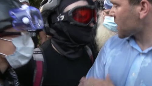 "Wsparcie dla hitlerowca". Dziennikarz GW o wsparciu dla zaatakowanego przez lewackich bojówkarzy Posobca