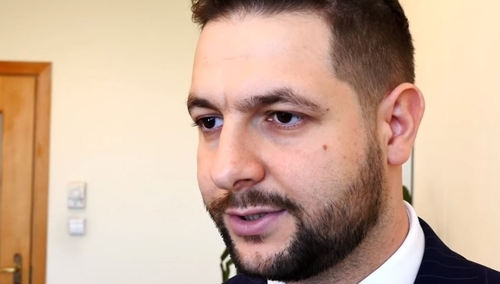 „Opluli pomówieniami własny kraj i są z siebie dumni”. Patryk Jaki o rezolucji PE nt. edukacji seksualnej