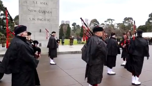 [video] Australijscy "Rats of Tobruk" grają polski hymn. Piorunujący efekt