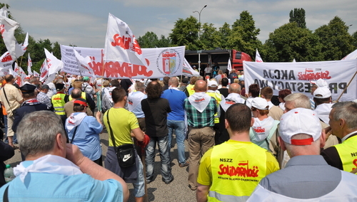 Wiec protestacyjny pracowników FCA Poland