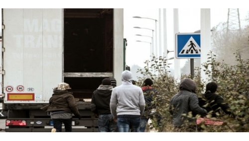 Paryż: likwidacja koczowiska dla imigrantów