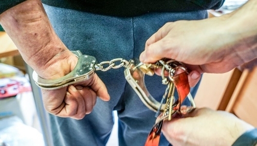 Piroman podpalał co popadnie, później to nagrywał i... sam dzwonił po służby