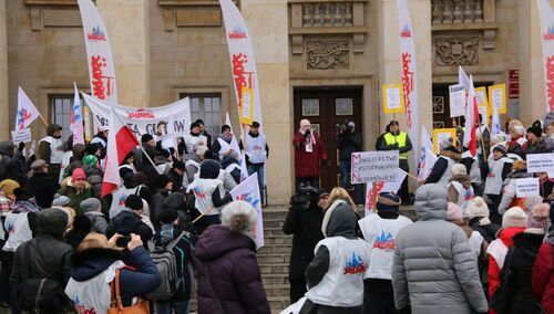 Dolnośląska Sekcja Oświaty i Wychowania "S" pikietowała dziś we Wrocławiu