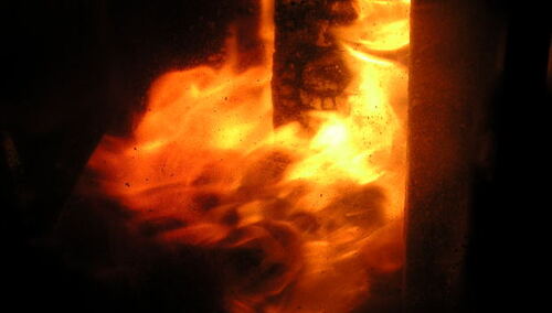 Koktajlem Mołotowa w biuro poselskie minister Beaty Kempy. Wiadomość od sprawcy