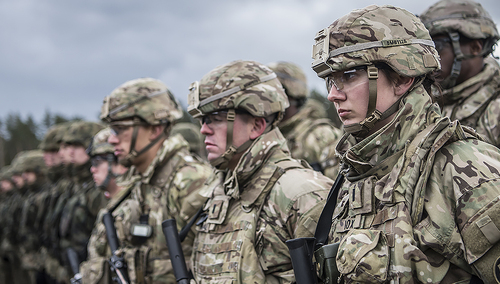 Ciekawe. Polityk KO: "Jesteśmy za tym żeby obca obecność amerykańska w formie baz była jak NAJMNIEJSZA"