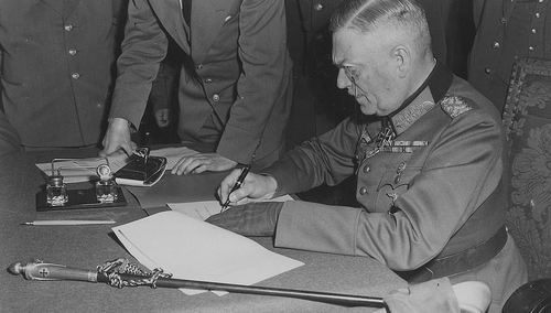 [Tylko u nas]Brzeski: III Rzesza skapitulowała?Kiedyś Niemcy zorganizują defiladę zwycięstwa nad nazizmem