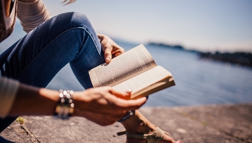 Jerzy Bukowski: "Lotna Czytelnia" nad Wisłą