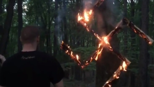 "Urodziny Hitlera" miały być zamówione za 20 tys.Autorzy "Polskich neonazistów" dostali nagrodę Radia Zet