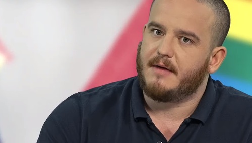 [video] "To powinno wstrząsnąć Polską". Gej Przec. Światu: "Chemiczne wróżki załatwiają dzieciom hormony"