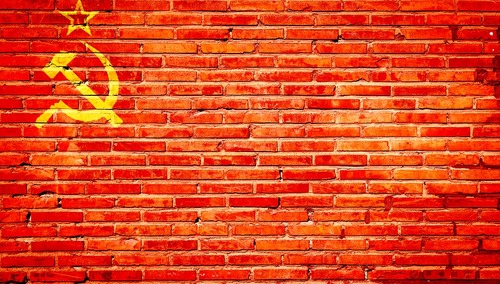 Prawy Sierpowy: Komuna znów jest na ulicach