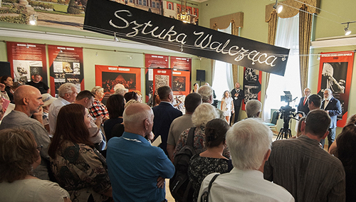 Muzeum–Zamek w Łańcucie zaprasza na wystawę „Sztuka walcząca”