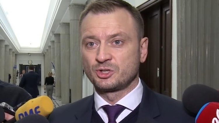 "Rozkręcił" aferę z lotami marszałka Kuchcińskiego. Wyszło na jaw, że sam jest rekordzistą przelotów