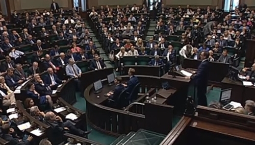 Najnowszy sondaż CBOS: PiS na czele z ogromną przewagą. Nowoczesna na granicy progu wyborczego