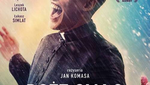 Fałszywy ksiądz i miejscowość, która skrywa tajemnicę w zwiastunie "Bożego Ciała"